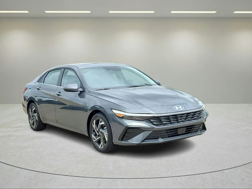 2025 Hyundai Elantra Limited photo 1