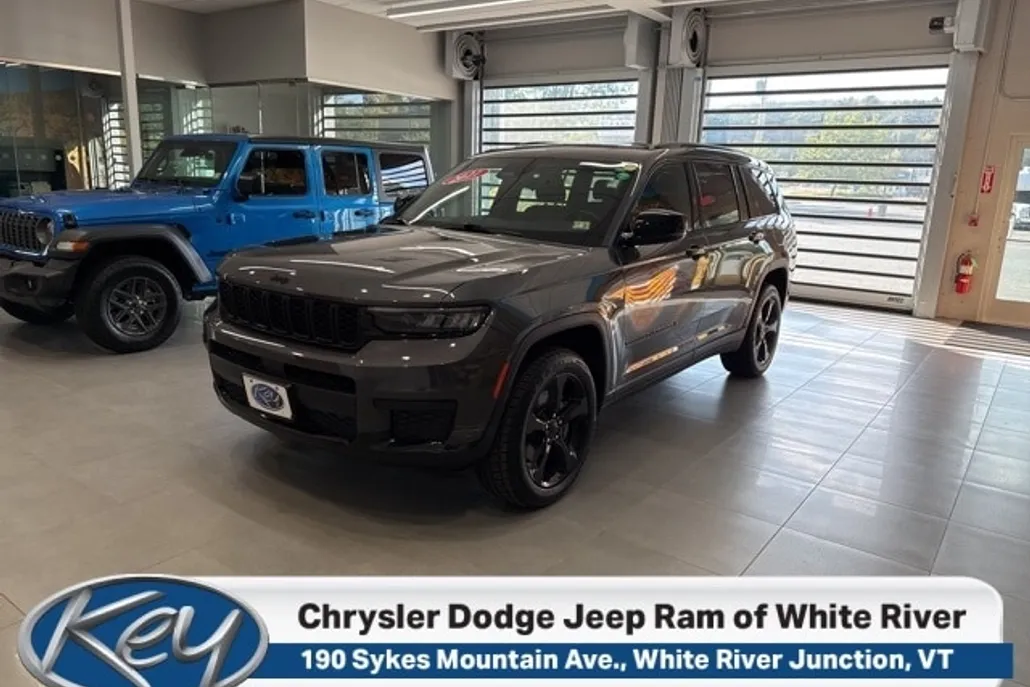 2021 Jeep Grand Cherokee Altitude photo 1