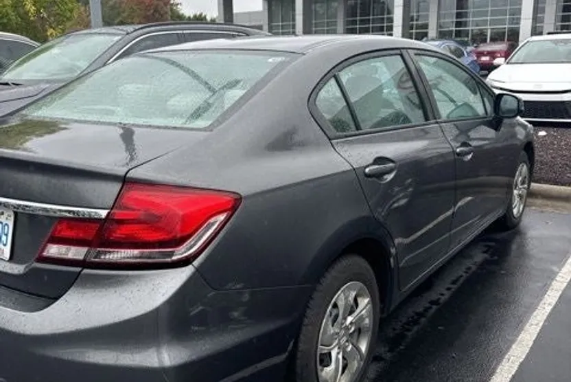2013 Honda Civic LX photo 1