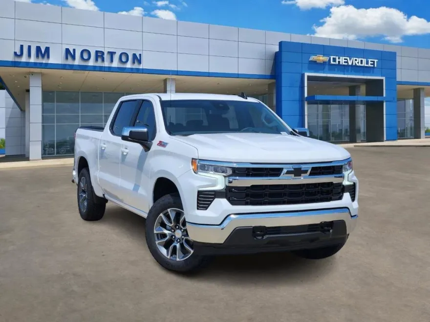 2026 Chevrolet Silverado LT photo 1