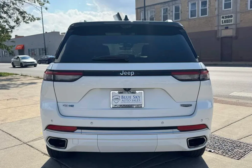 2023 Jeep Cherokee Summit Reserve 4xe photo 1
