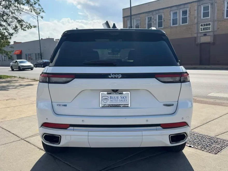 2023 Jeep Cherokee Summit Reserve 4xe photo 1