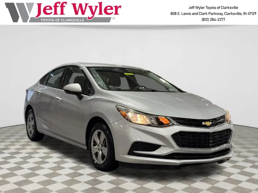 2018 Chevrolet Cruze LS photo 1