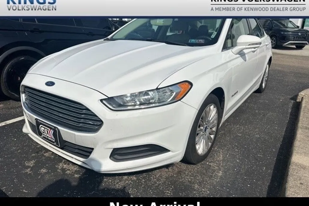 2016 Ford Fusion Hybrid SE photo 1