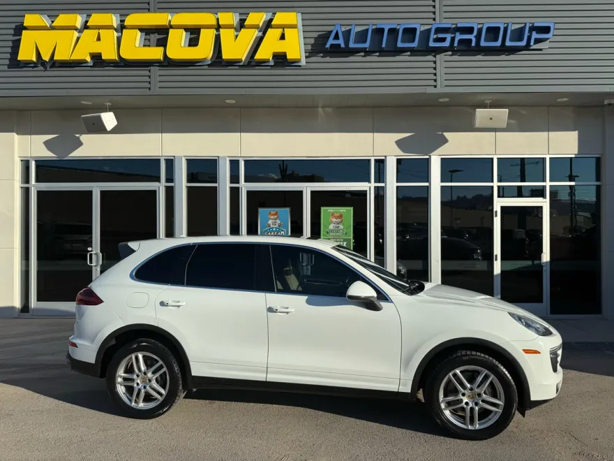 2017 Porsche Cayenne photo 1