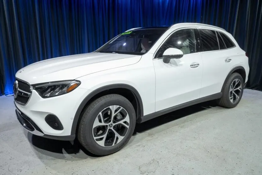 2025 Mercedes Benz GLE 450 4MATIC photo 1