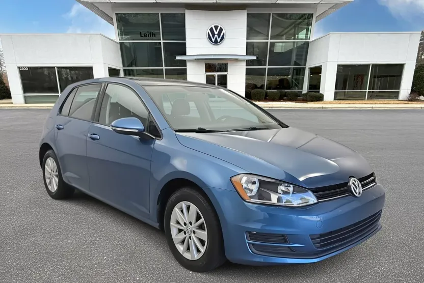 2015 Volkswagen Golf TSI photo 1
