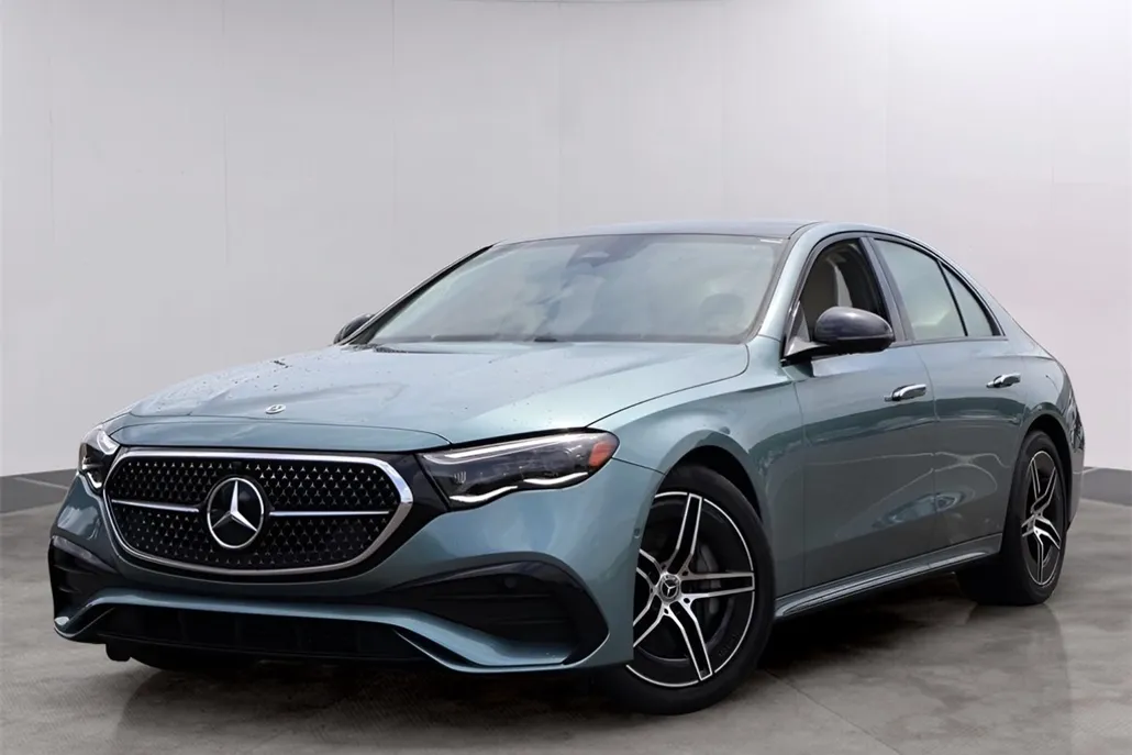 2025 Mercedes Benz E 450 4MATIC photo 1