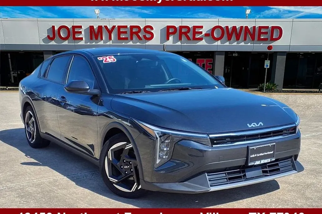 2025 Kia K4 EX photo 1