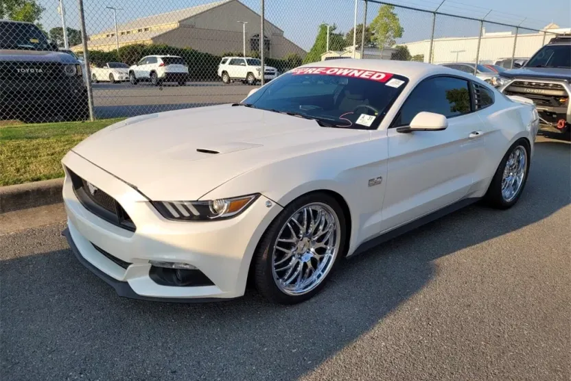 2017 Ford Mustang GT photo 1