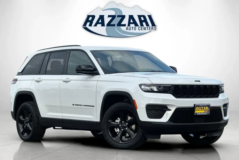 2025 Jeep Grand Cherokee Altitude photo 1