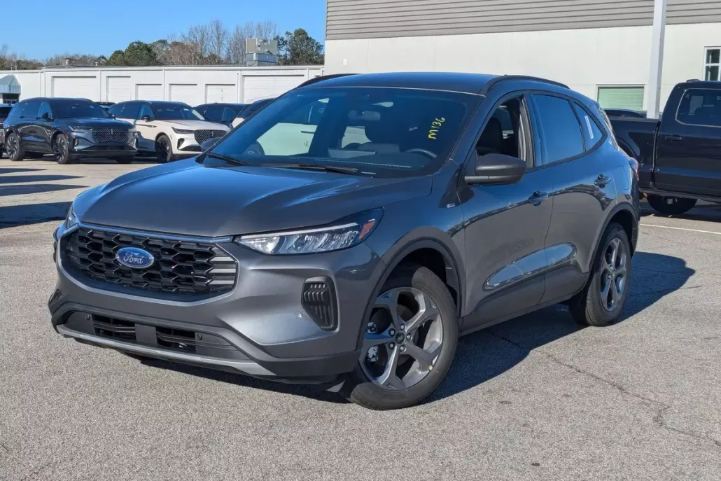 2025 Ford Escape ST-Line photo 1