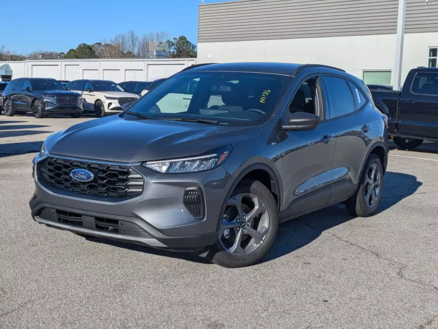 2025 Ford Escape ST-Line photo 1