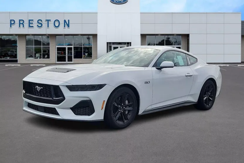 2025 Ford Mustang GT photo 1
