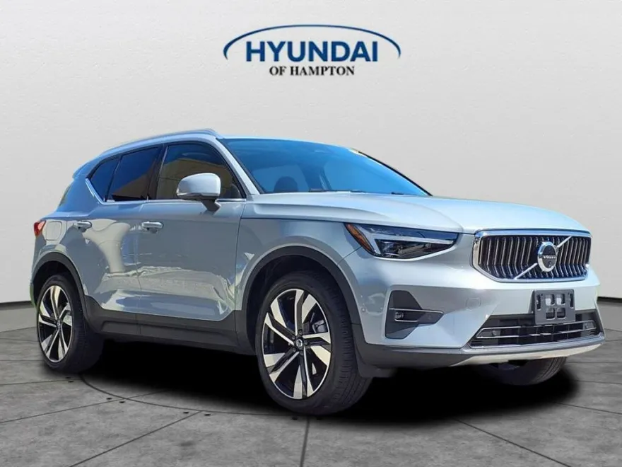 2024 Volvo XC40 Ultimate photo 1