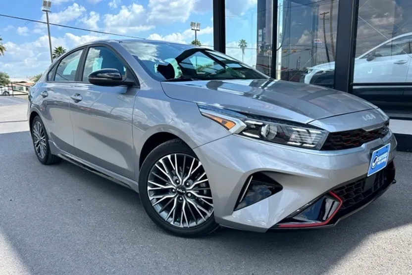 2024 Kia Forte GT-Line photo 1