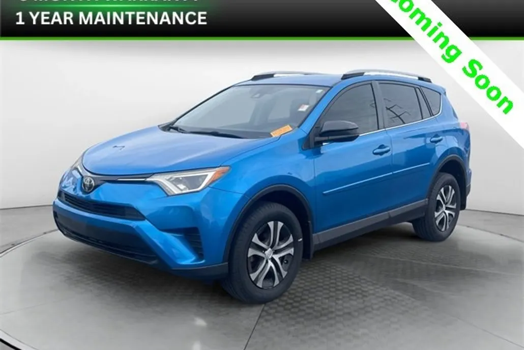 2018 Toyota RAV4 LE photo 1
