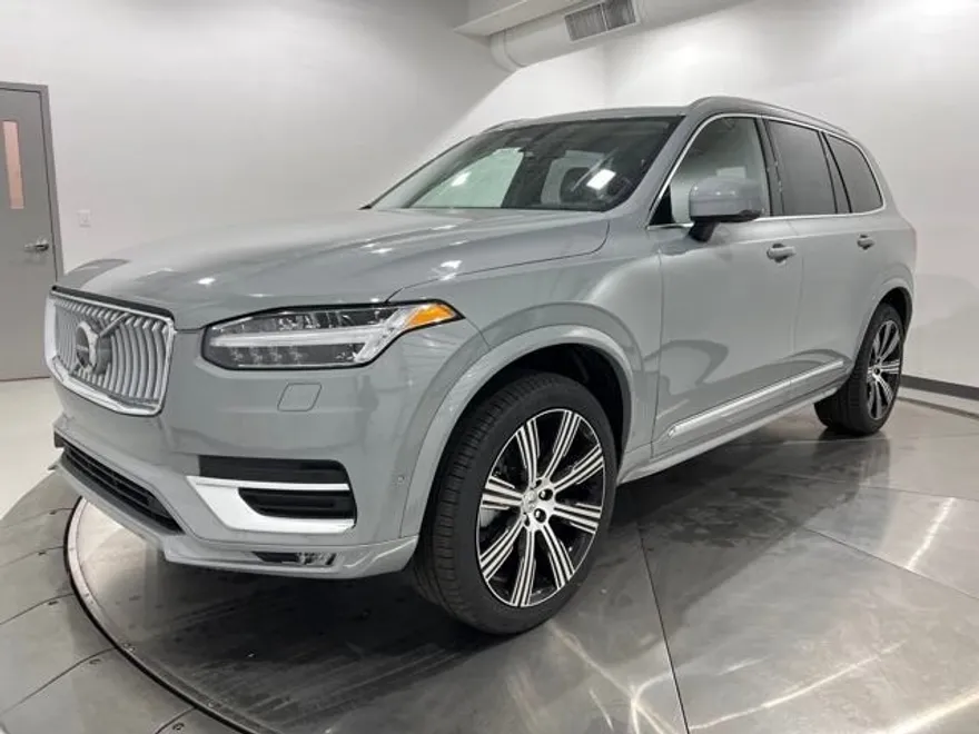 2025 Volvo XC90 Plus photo 1
