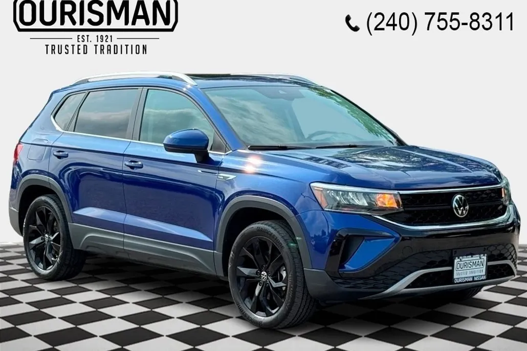 2023 Volkswagen Taos SE photo 1