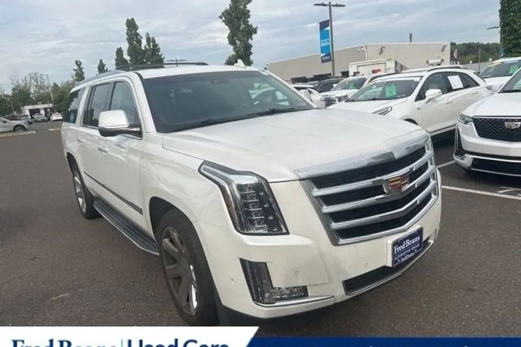 2018 Cadillac Escalade ESV Luxury photo 1