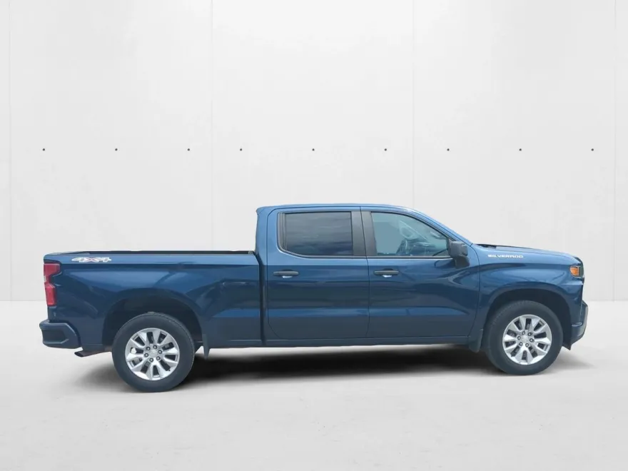 2022 Chevrolet Silverado 1500 Custom photo 1