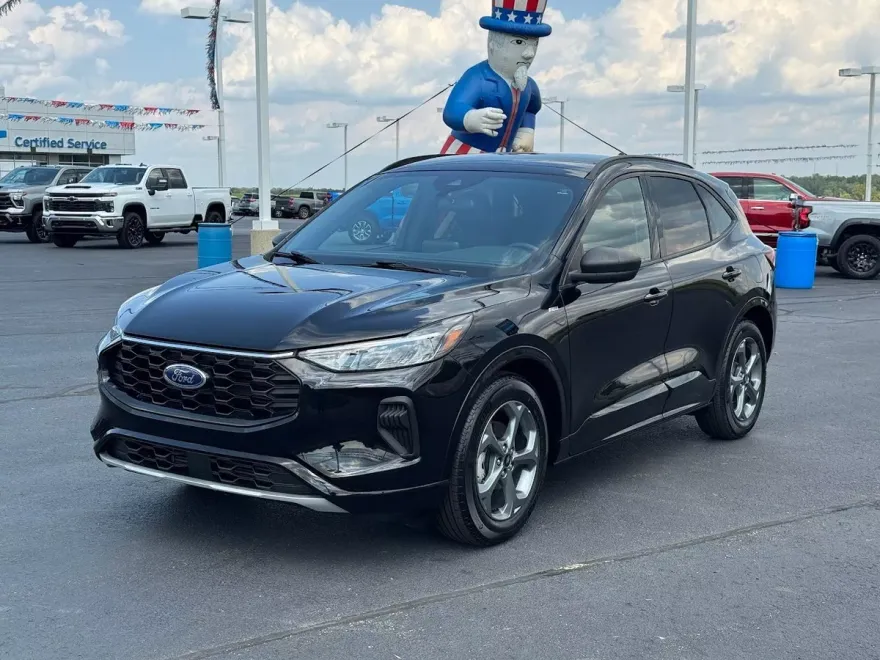 2023 Ford Escape ST-Line photo 1