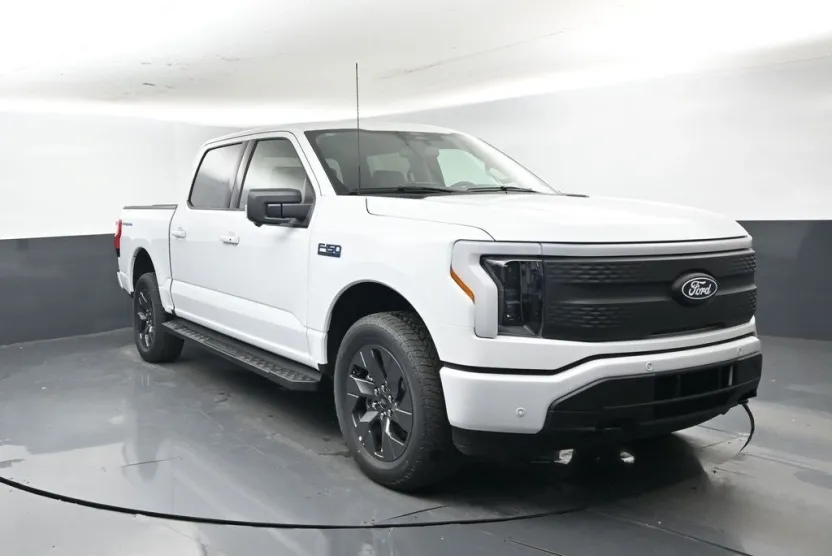 2025 Ford F-150 Lightning photo 1