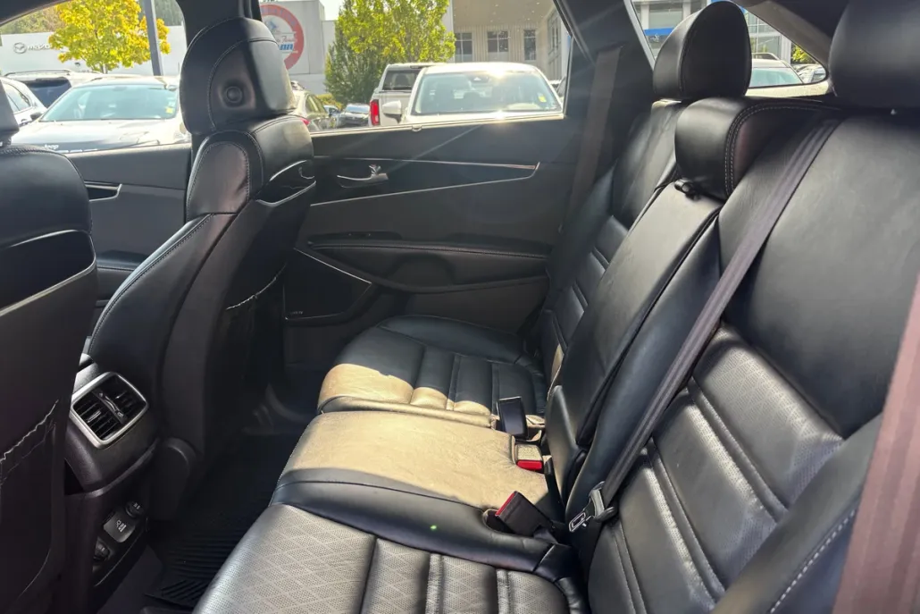 2017 Kia Sorento SX Limited photo 1
