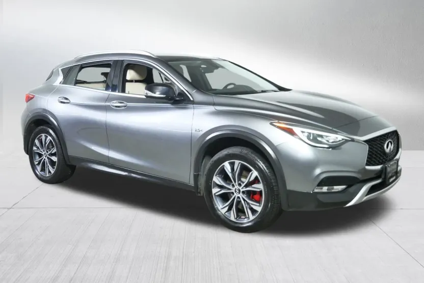 2018 Infiniti QX30 Premium photo 1