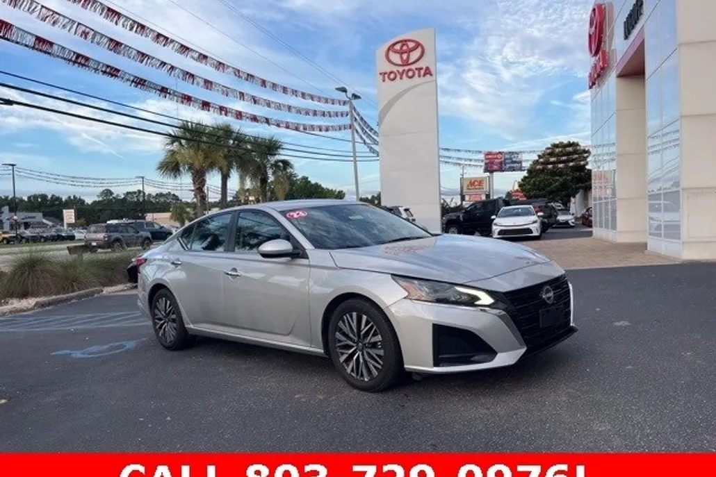 2023 Nissan Altima 2.5 SV photo 1