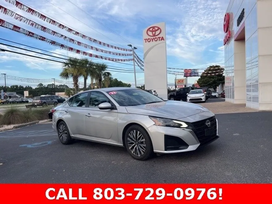 2023 Nissan Altima 2.5 SV photo 1