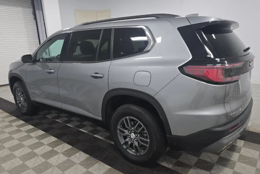 2025 Gmc Acadia Elevation photo 1