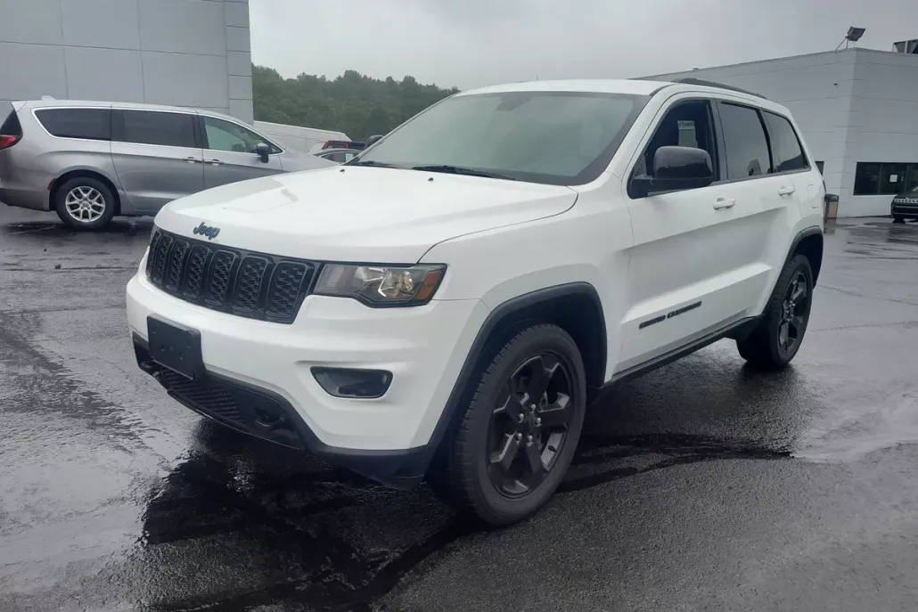2019 Jeep Grand Cherokee Laredo photo 1