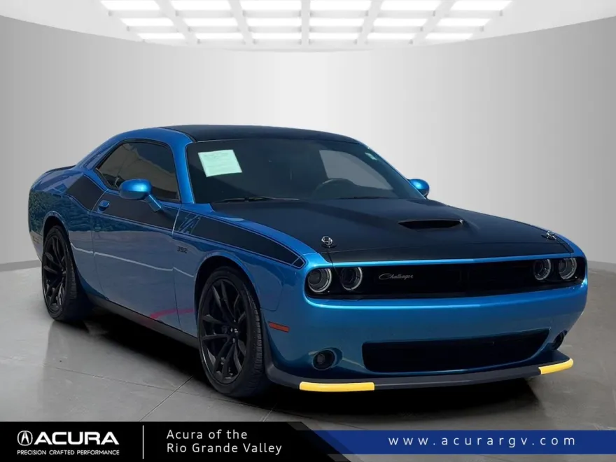 2023 Dodge Challenger R/T Scat Pack photo 1