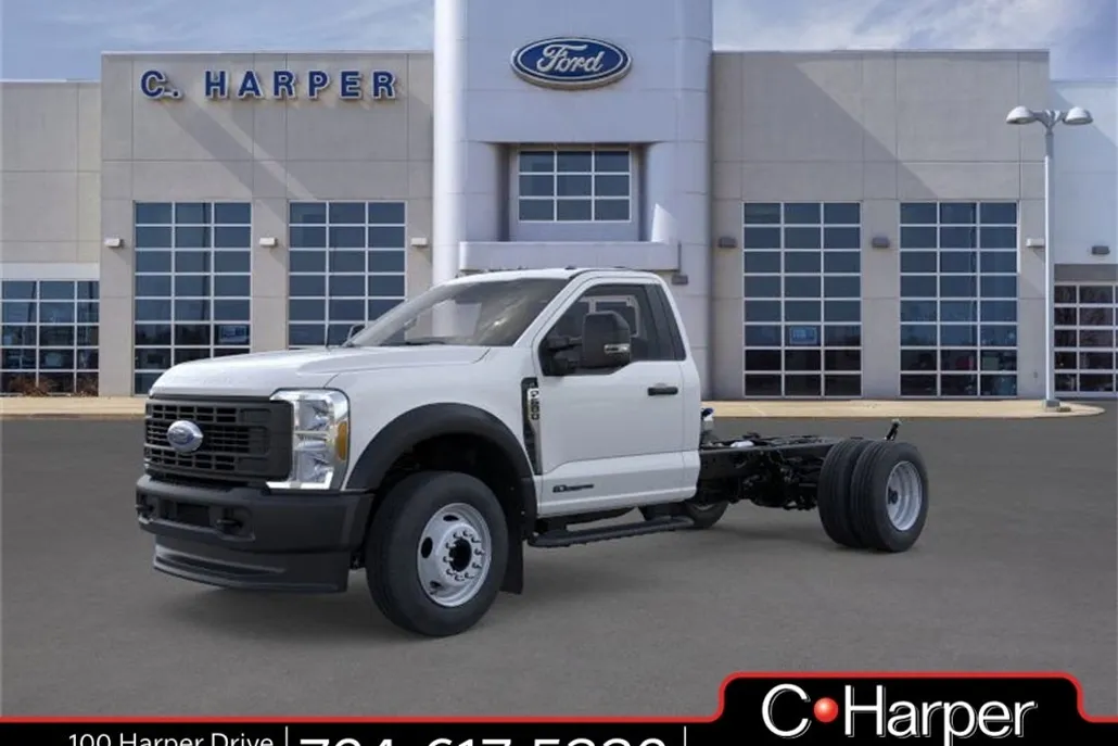 2025 Ford F-600 photo 1
