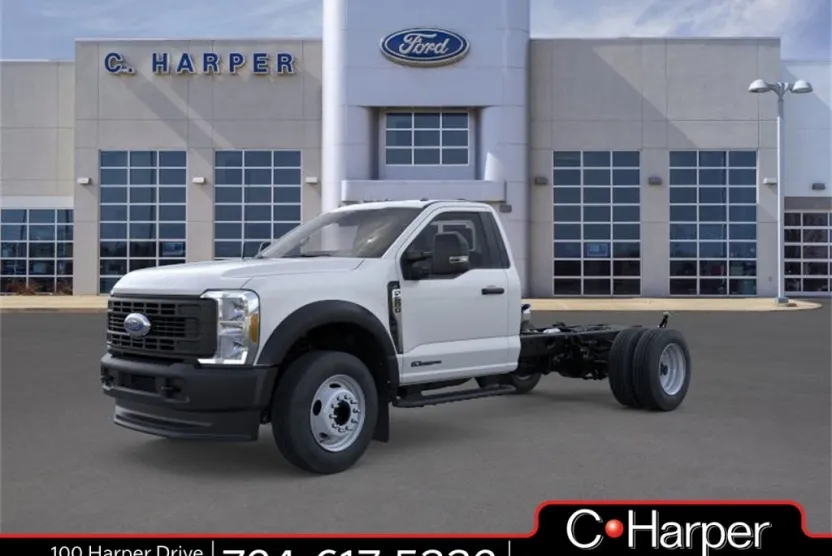 2025 Ford F-600 photo 1