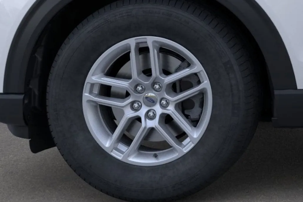 2025 Ford Explorer photo 1