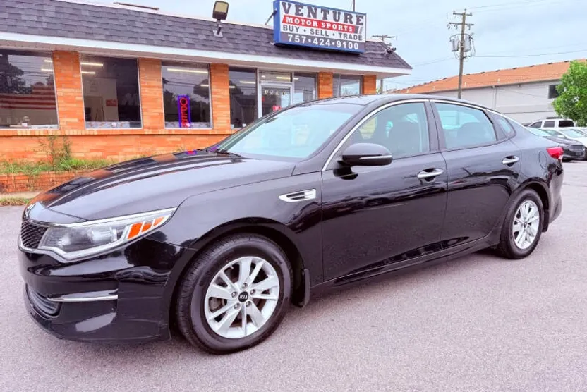 2016 Kia Optima LX photo 1