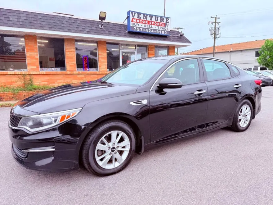 2016 Kia Optima LX photo 1