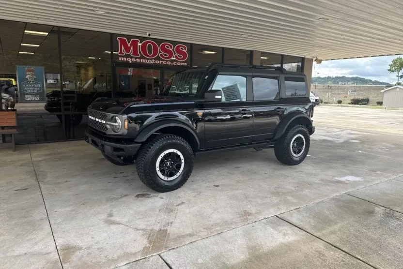 2022 Ford Bronco Badlands photo 1