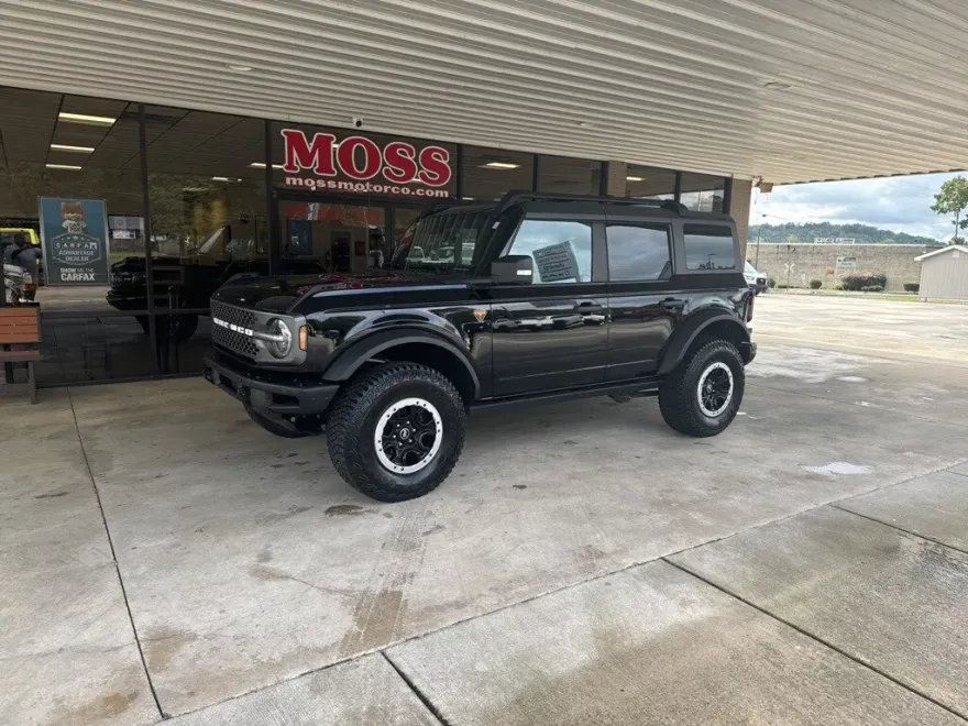 2022 Ford Bronco Badlands photo 1
