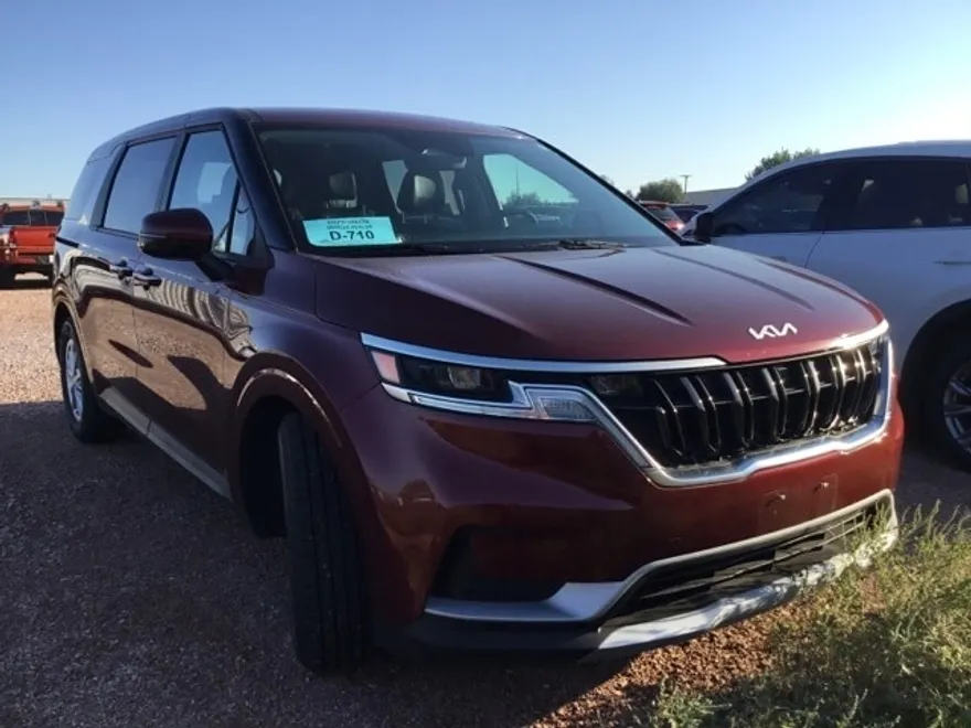 2022 Kia Carnival LXS photo 1