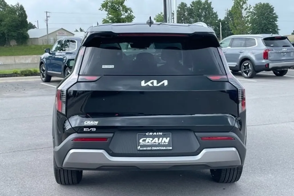 2026 Kia EV9 Wind photo 1