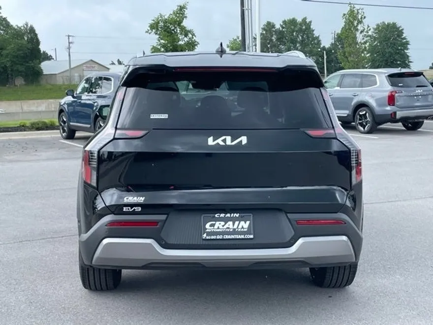 2026 Kia EV9 Wind photo 1