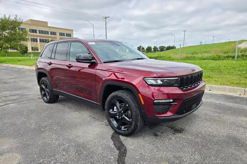 2025 Jeep Grand Cherokee Limited photo 1