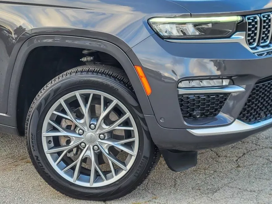 2022 Jeep Grand Cherokee Summit 4xe photo 1