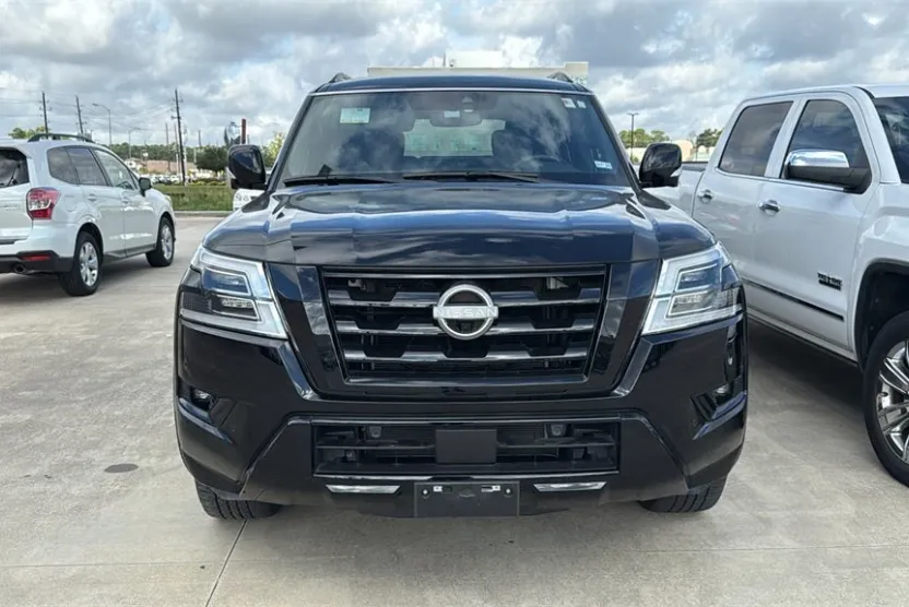 2023 Nissan Armada SL photo 1