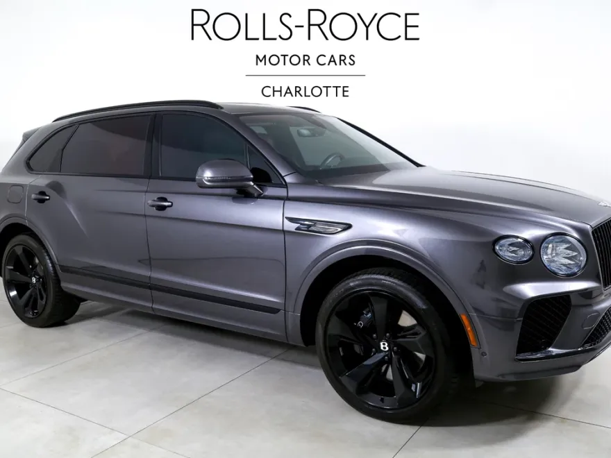 2023 Bentley Bentayga EWB V8 photo 1