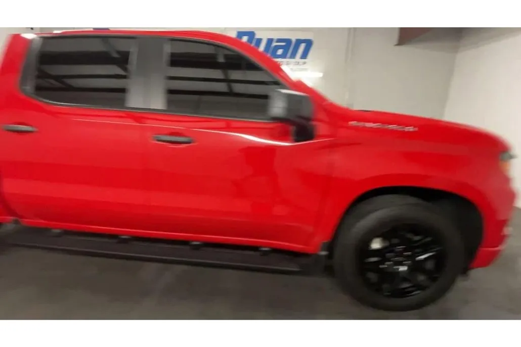 2023 Chevrolet Silverado 1500 Custom photo 1