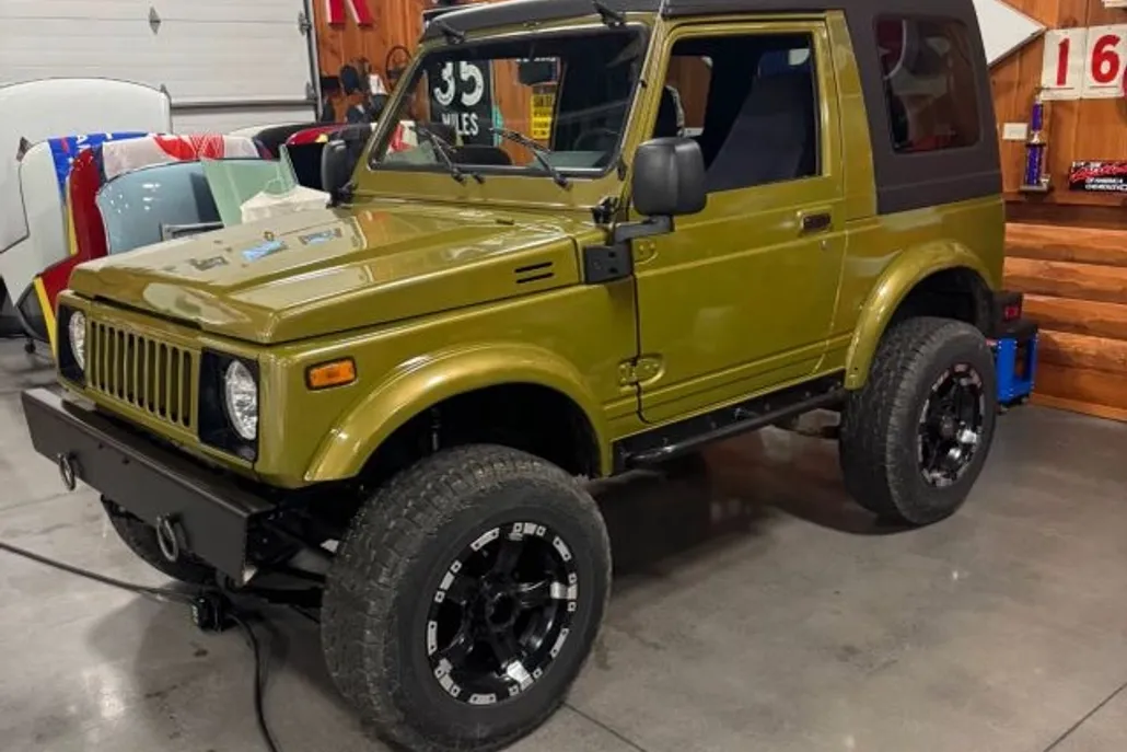 1987 Suzuki Samurai Canvas Top photo 1